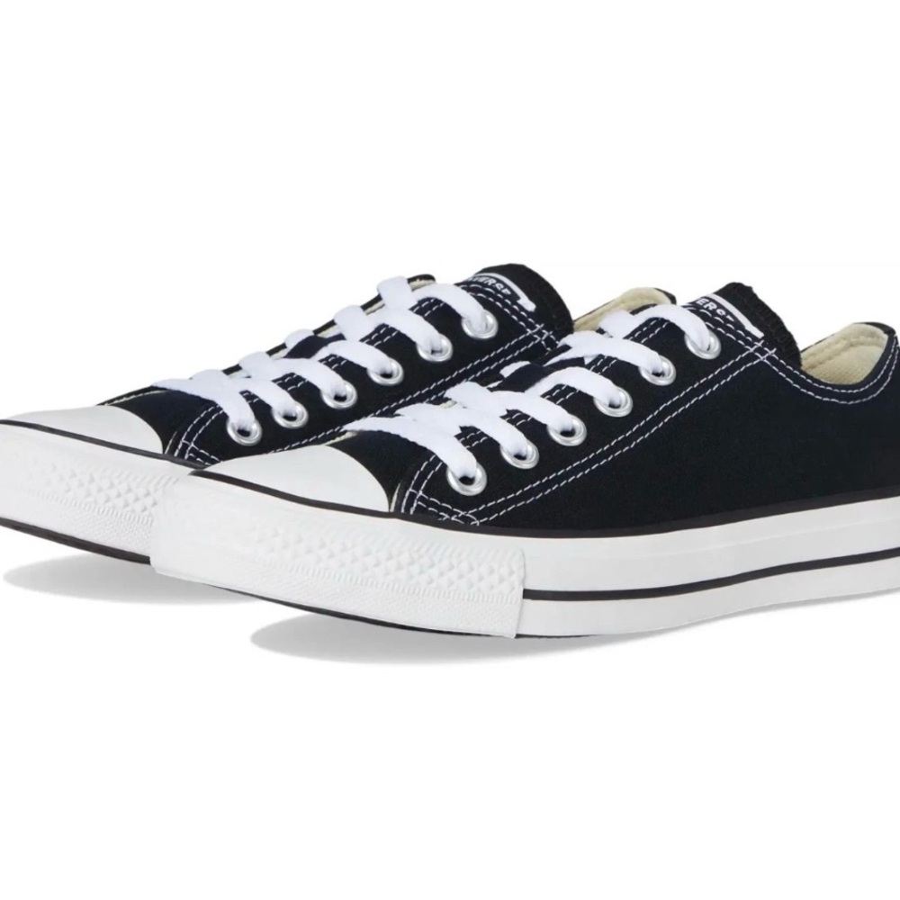 Converse All Star Chuck Taylor  Low Top Men Sz 5 Women Sz 7 Classic Sneaker NEW!
